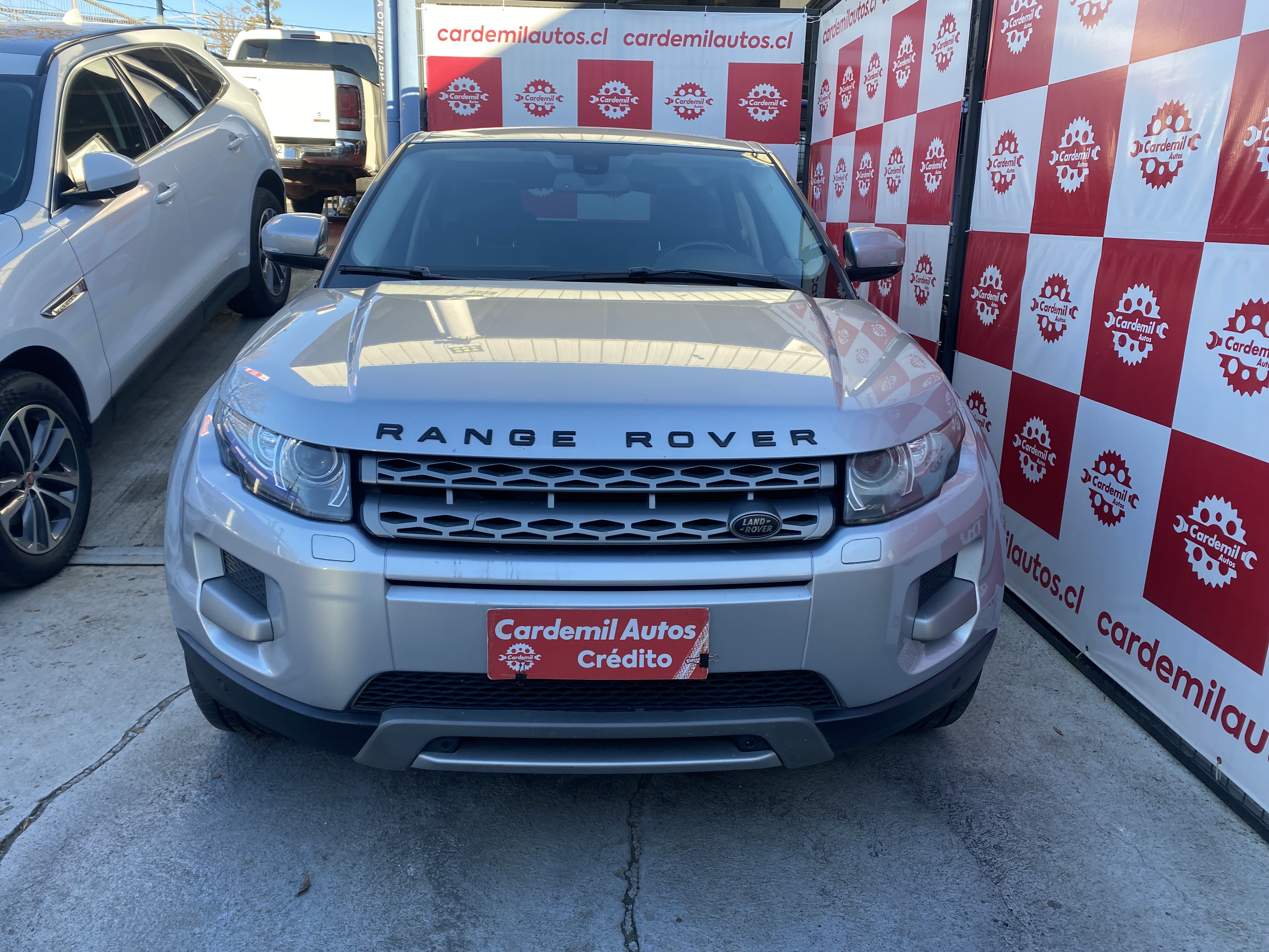 1LAND ROVER RANGE...
