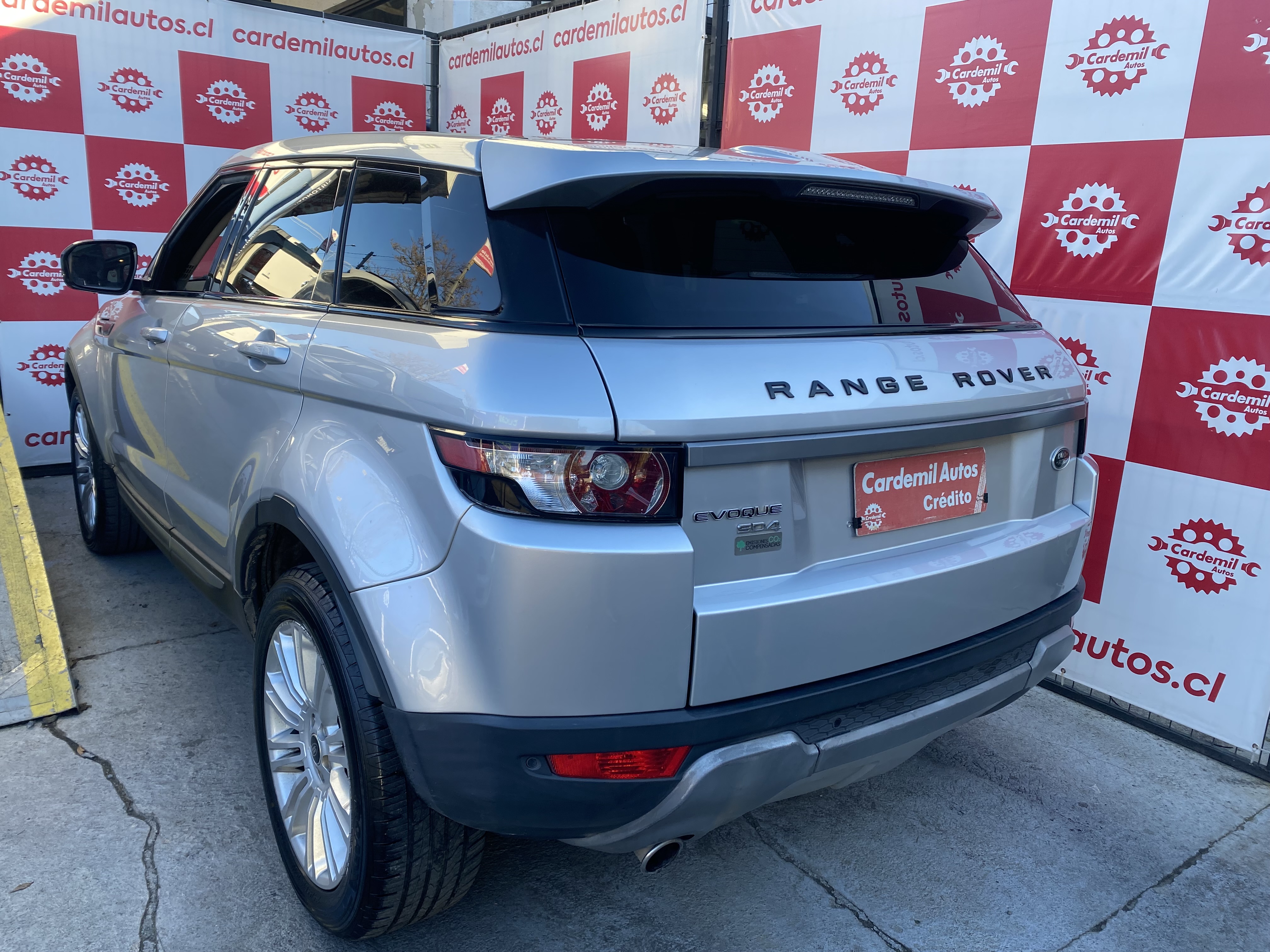 4LAND ROVER RANGE...