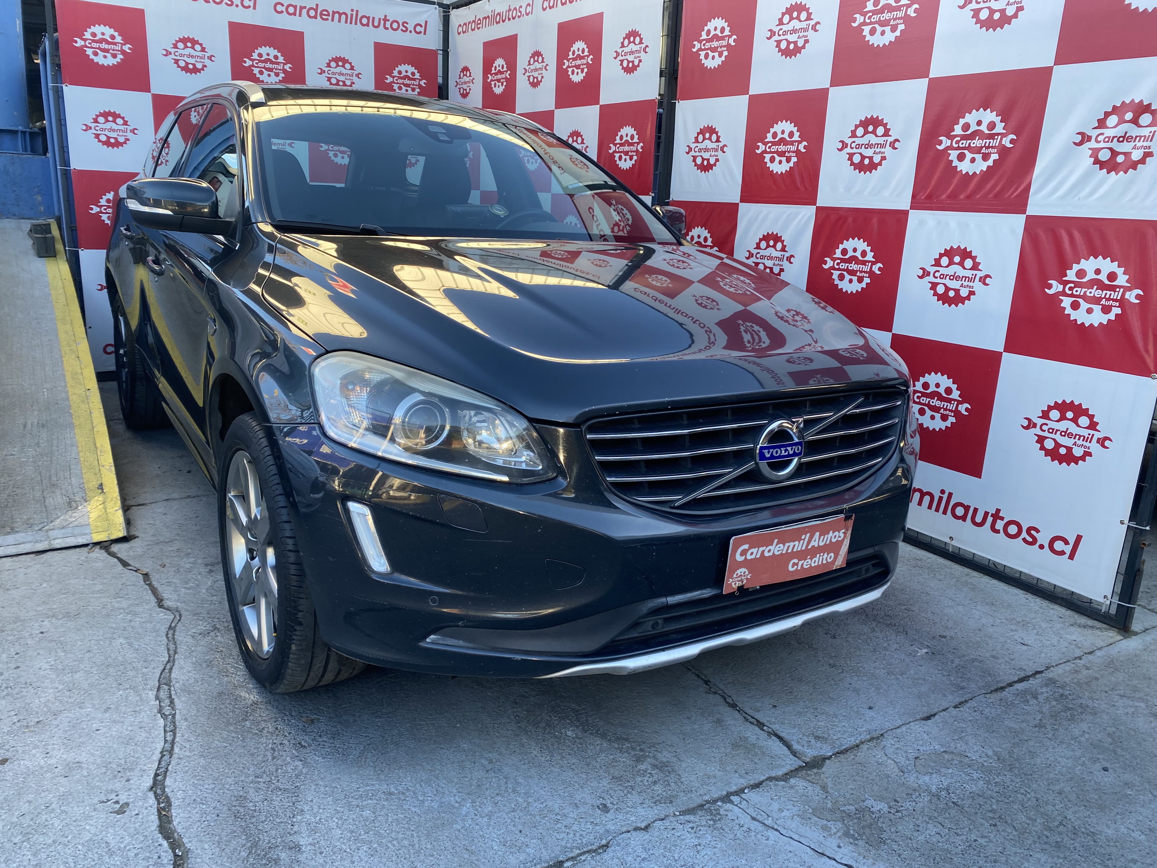 veh-volvo-xc60-r-design-t6-awd-